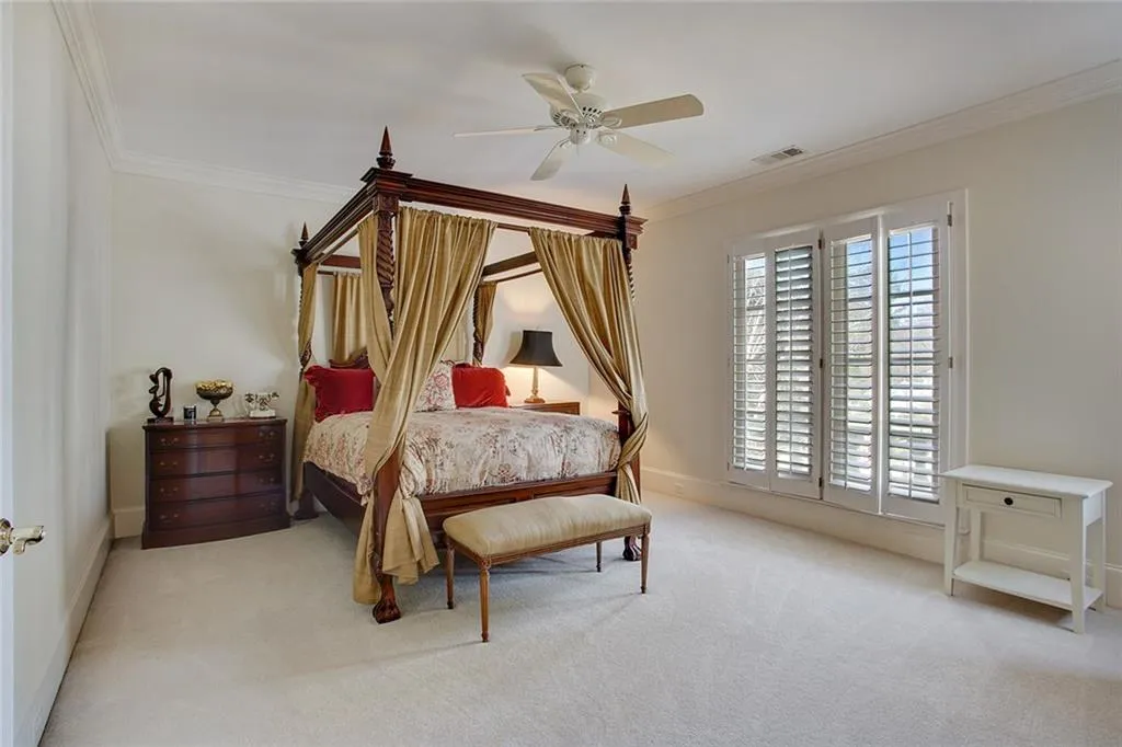 734 Heards Ferry Road, Sandy Springs, Georgia 30328, 5 Bedrooms Bedrooms, ,6 BathroomsBathrooms,Residential,Sold,734 Heards Ferry Road,5749017