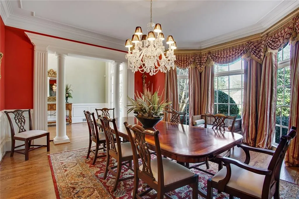 734 Heards Ferry Road, Sandy Springs, Georgia 30328, 5 Bedrooms Bedrooms, ,6 BathroomsBathrooms,Residential,Sold,734 Heards Ferry Road,5749017