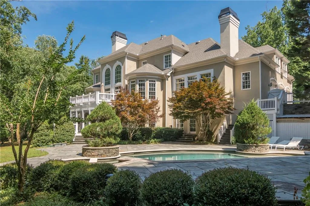 734 Heards Ferry Road, Sandy Springs, Georgia 30328, 5 Bedrooms Bedrooms, ,6 BathroomsBathrooms,Residential,Sold,734 Heards Ferry Road,5749017