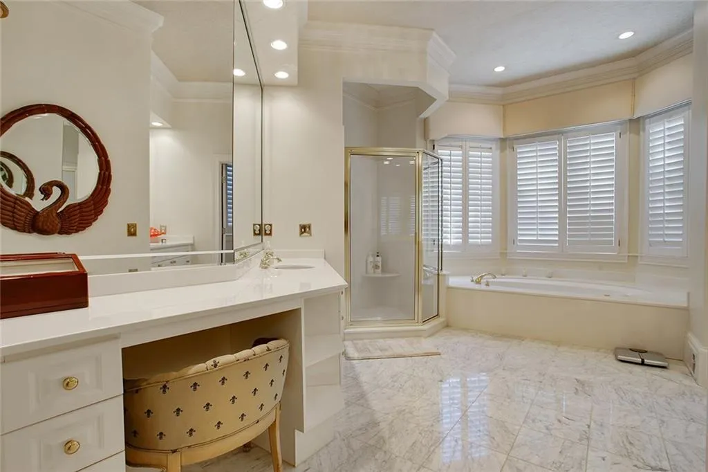 734 Heards Ferry Road, Sandy Springs, Georgia 30328, 5 Bedrooms Bedrooms, ,6 BathroomsBathrooms,Residential,Sold,734 Heards Ferry Road,5749017