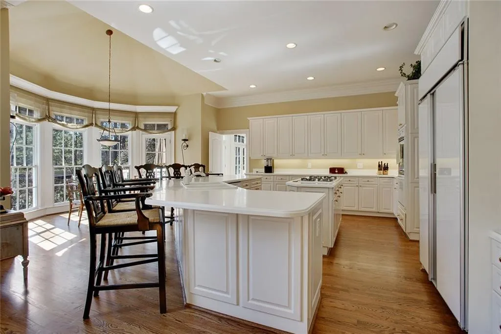 734 Heards Ferry Road, Sandy Springs, Georgia 30328, 5 Bedrooms Bedrooms, ,6 BathroomsBathrooms,Residential,Sold,734 Heards Ferry Road,5749017