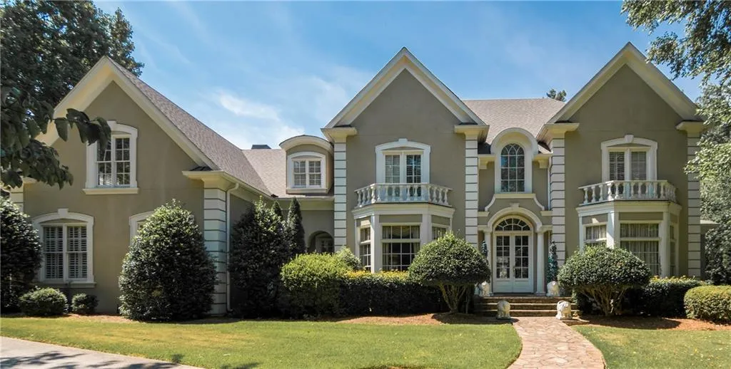 734 Heards Ferry Road, Sandy Springs, Georgia 30328, 5 Bedrooms Bedrooms, ,6 BathroomsBathrooms,Residential,Sold,734 Heards Ferry Road,5749017