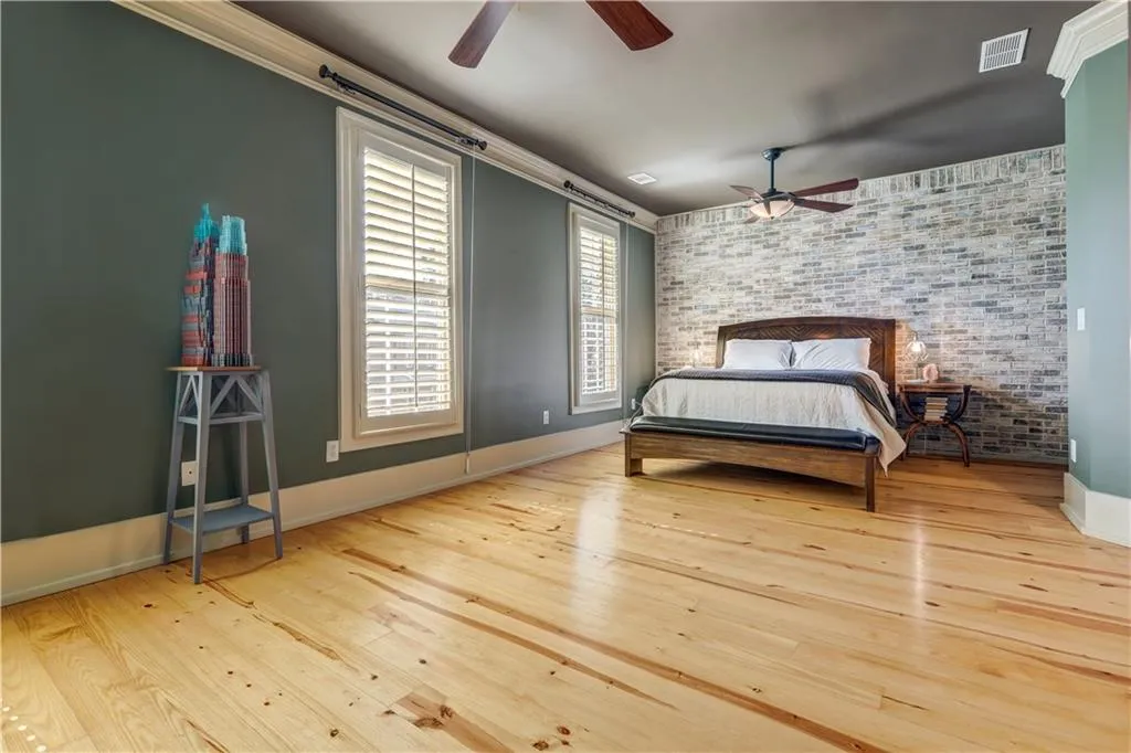 5512 Glenridge Drive Unit M, Atlanta, Georgia 30342, 4 Bedrooms Bedrooms, ,4 BathroomsBathrooms,Residential,Sold,5512 Glenridge Drive Unit M,6849579