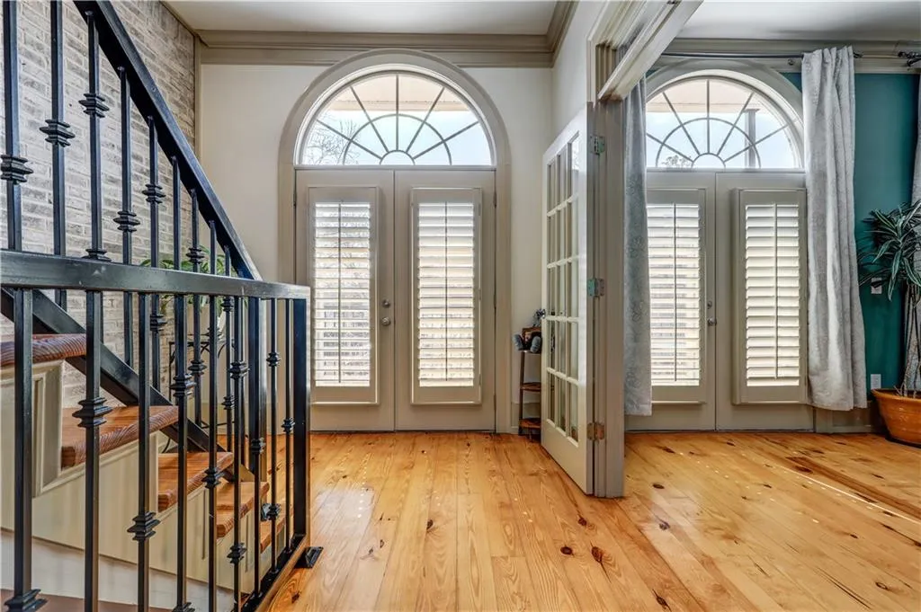 5512 Glenridge Drive Unit M, Atlanta, Georgia 30342, 4 Bedrooms Bedrooms, ,4 BathroomsBathrooms,Residential,Sold,5512 Glenridge Drive Unit M,6849579