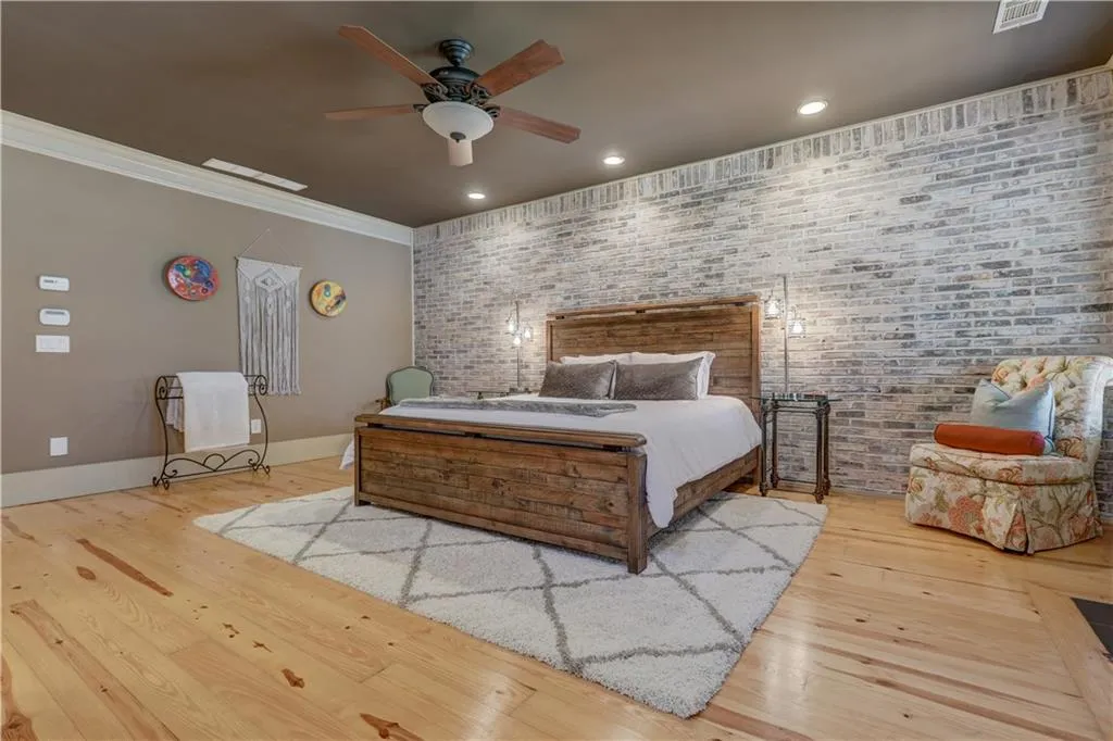 5512 Glenridge Drive Unit M, Atlanta, Georgia 30342, 4 Bedrooms Bedrooms, ,4 BathroomsBathrooms,Residential,Sold,5512 Glenridge Drive Unit M,6849579