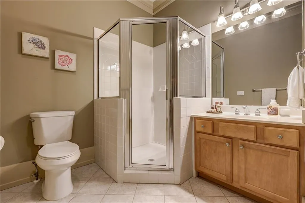 5512 Glenridge Drive Unit M, Atlanta, Georgia 30342, 4 Bedrooms Bedrooms, ,4 BathroomsBathrooms,Residential,Sold,5512 Glenridge Drive Unit M,6849579