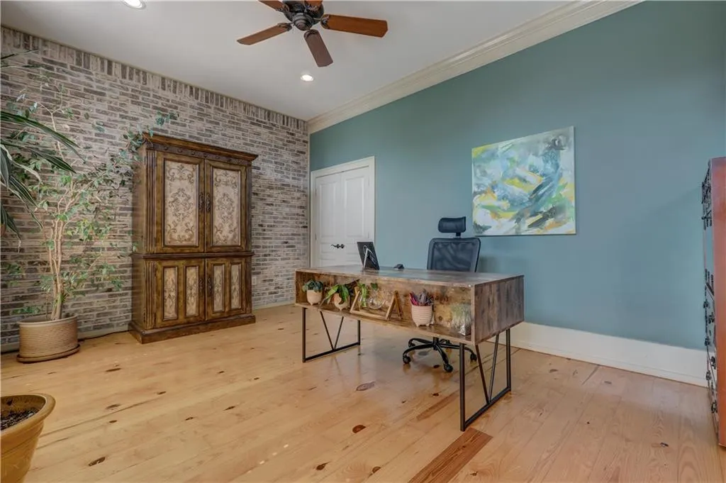 5512 Glenridge Drive Unit M, Atlanta, Georgia 30342, 4 Bedrooms Bedrooms, ,4 BathroomsBathrooms,Residential,Sold,5512 Glenridge Drive Unit M,6849579