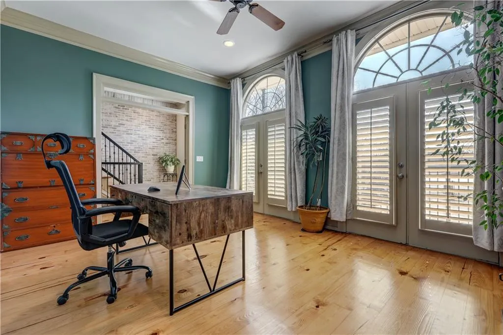 5512 Glenridge Drive Unit M, Atlanta, Georgia 30342, 4 Bedrooms Bedrooms, ,4 BathroomsBathrooms,Residential,Sold,5512 Glenridge Drive Unit M,6849579