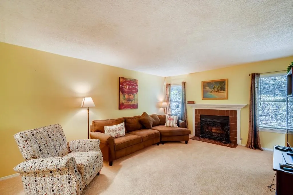 2011 Huntingdon Unit 2011, Atlanta, Georgia 30350, 2 Bedrooms Bedrooms, ,2 BathroomsBathrooms,Residential,Sold,2011 Huntingdon Unit 2011,6619524