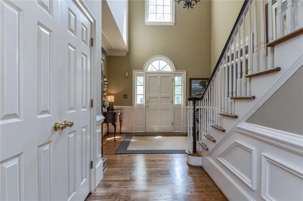 7885 Landowne Drive, Sandy Springs, Georgia 30350, 4 Bedrooms Bedrooms, ,4 BathroomsBathrooms,Residential,Sold,7885 Landowne Drive,5692477