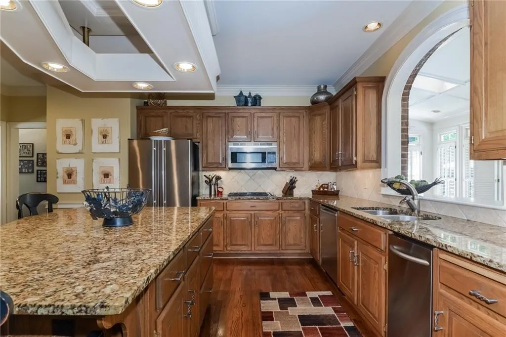 7885 Landowne Drive, Sandy Springs, Georgia 30350, 4 Bedrooms Bedrooms, ,4 BathroomsBathrooms,Residential,Sold,7885 Landowne Drive,5692477