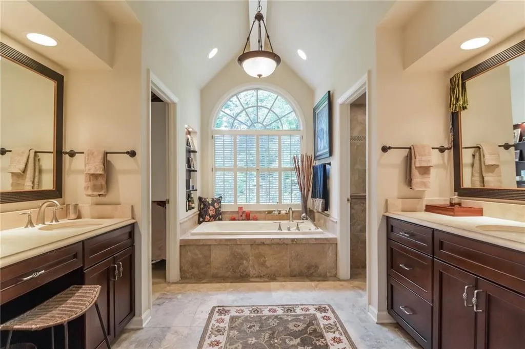 7885 Landowne Drive, Sandy Springs, Georgia 30350, 4 Bedrooms Bedrooms, ,4 BathroomsBathrooms,Residential,Sold,7885 Landowne Drive,5692477
