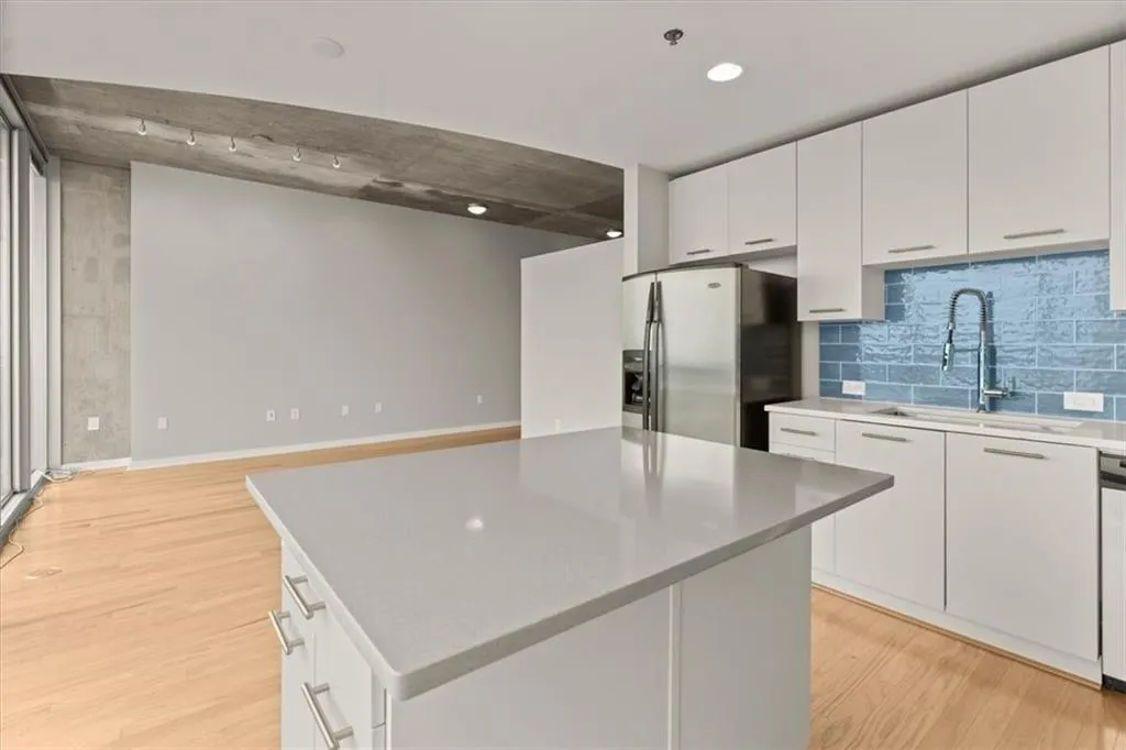 3324 Peachtree Road Ne Unit 2907, Atlanta, Georgia 30326, 1 Bedroom Bedrooms, ,1 BathroomBathrooms,Residential,For Sale,3324 Peachtree Road Ne Unit 2907,7625803