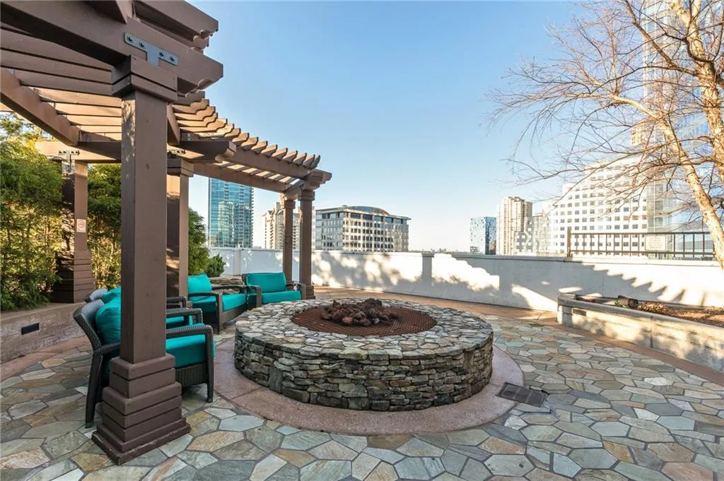 3324 Peachtree Road Ne Unit 2907, Atlanta, Georgia 30326, 1 Bedroom Bedrooms, ,1 BathroomBathrooms,Residential,For Sale,3324 Peachtree Road Ne Unit 2907,7625803