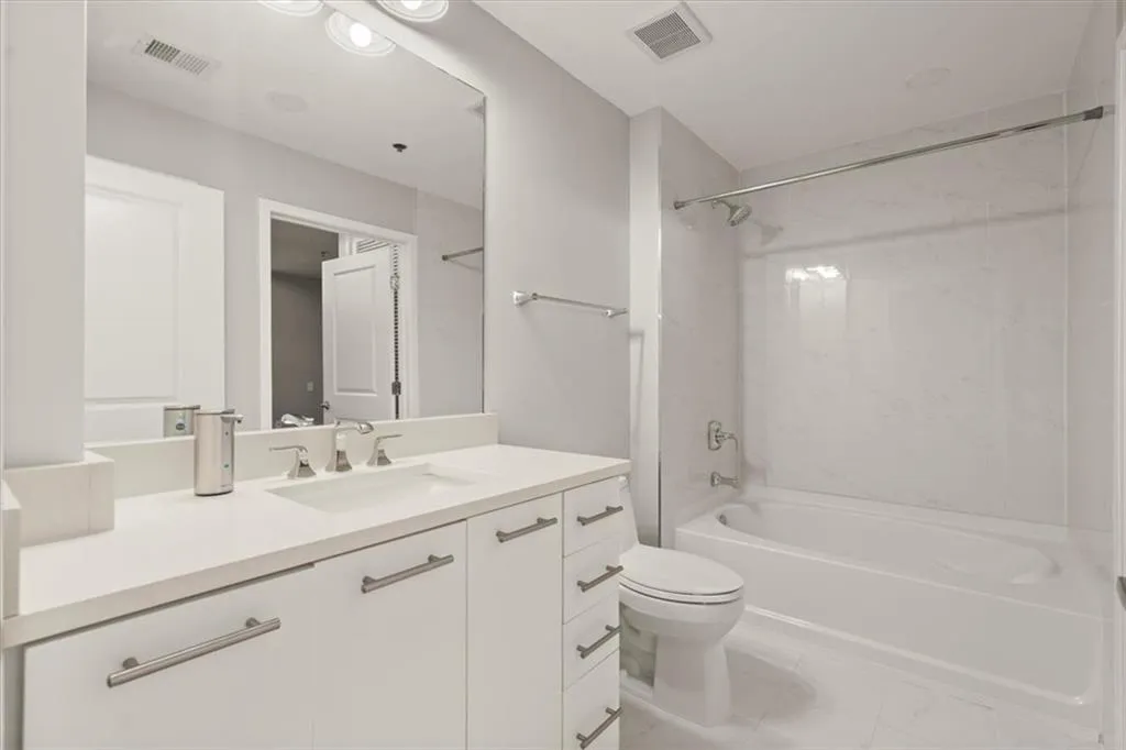 3324 Peachtree Road Ne Unit 2907, Atlanta, Georgia 30326, 1 Bedroom Bedrooms, ,1 BathroomBathrooms,Residential,For Sale,3324 Peachtree Road Ne Unit 2907,7625803