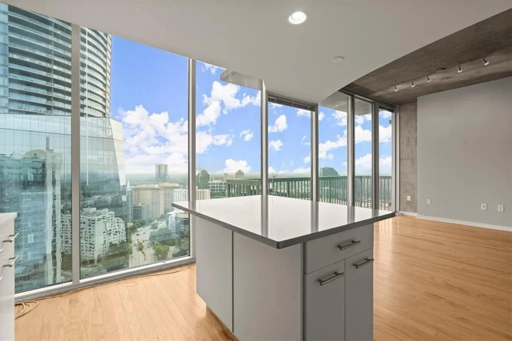3324 Peachtree Road Ne Unit 2907, Atlanta, Georgia 30326, 1 Bedroom Bedrooms, ,1 BathroomBathrooms,Residential,For Sale,3324 Peachtree Road Ne Unit 2907,7625803