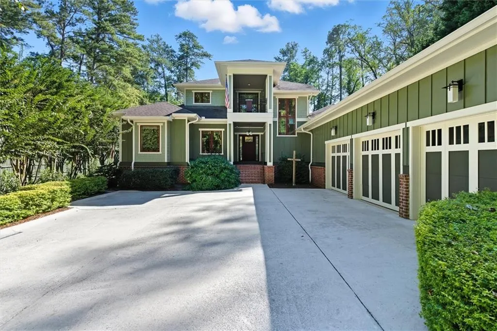 1271 Roxboro Drive Ne, Atlanta, Georgia 30324, 6 Bedrooms Bedrooms, ,5 BathroomsBathrooms,Residential,For Sale,1271 Roxboro Drive Ne,7660864