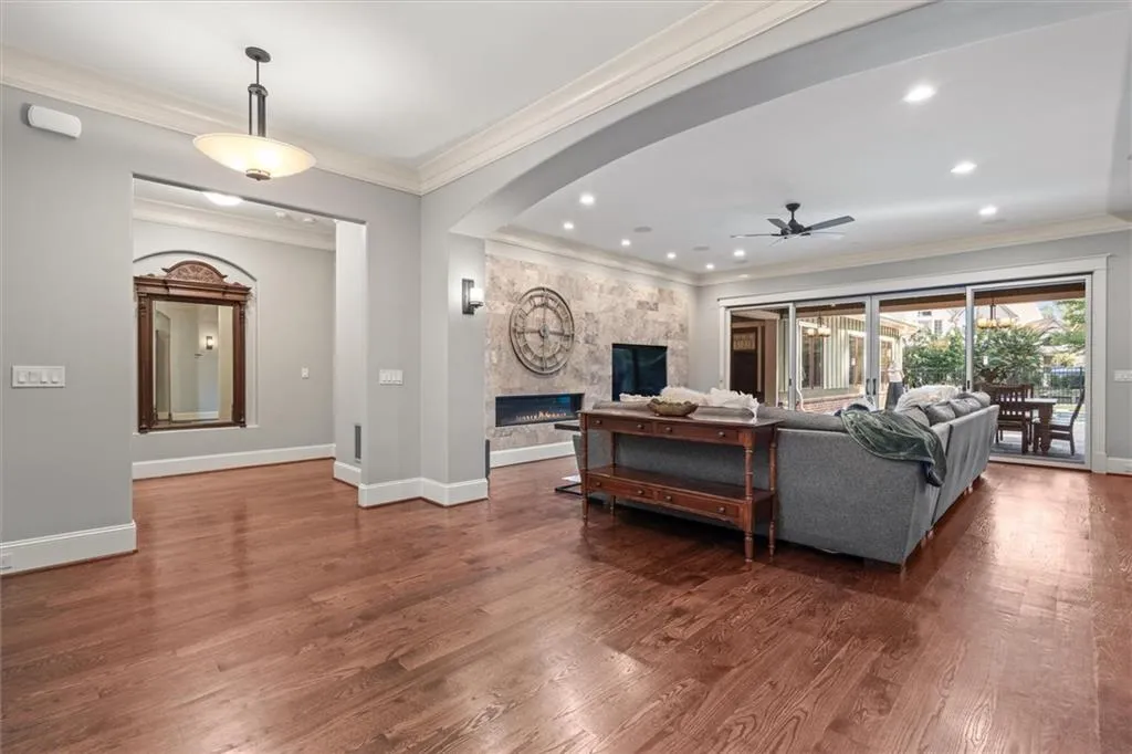 1271 Roxboro Drive Ne, Atlanta, Georgia 30324, 6 Bedrooms Bedrooms, ,5 BathroomsBathrooms,Residential,For Sale,1271 Roxboro Drive Ne,7660864