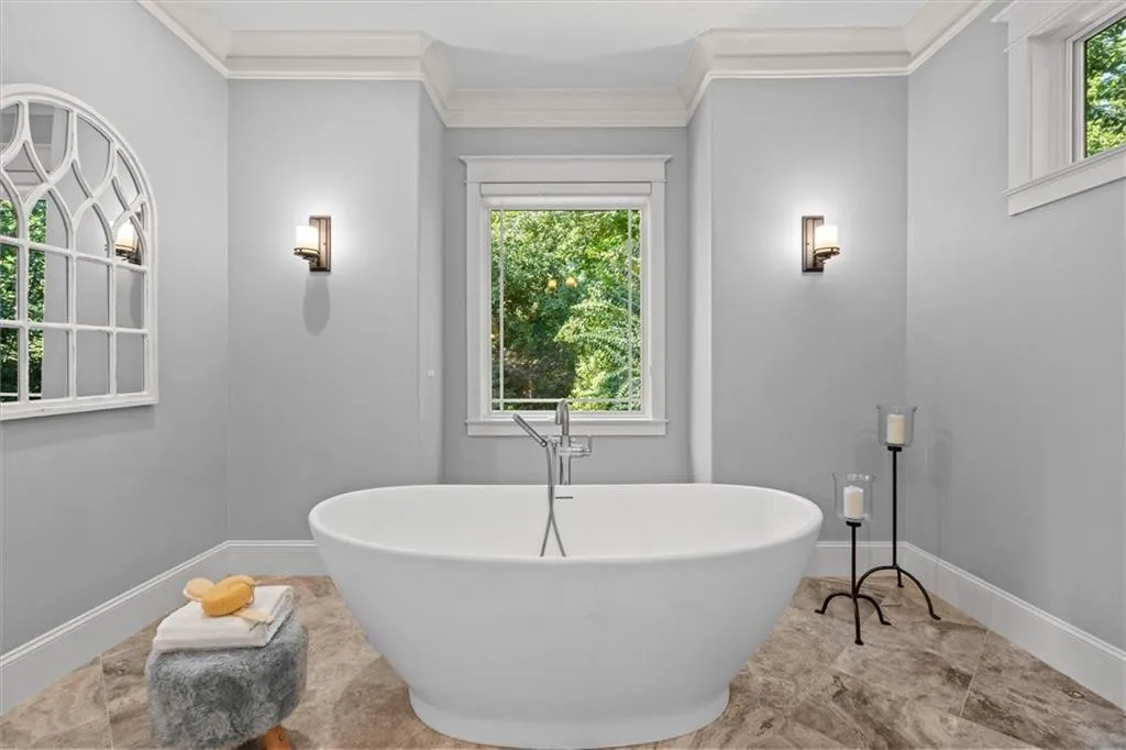 1271 Roxboro Drive Ne, Atlanta, Georgia 30324, 6 Bedrooms Bedrooms, ,5 BathroomsBathrooms,Residential,For Sale,1271 Roxboro Drive Ne,7660864