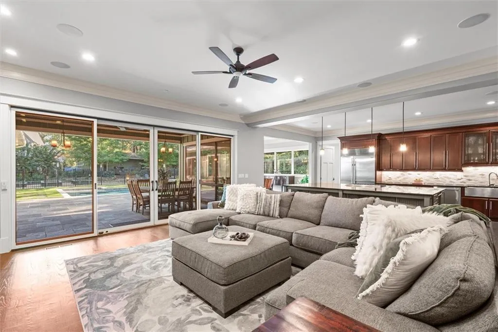 1271 Roxboro Drive Ne, Atlanta, Georgia 30324, 6 Bedrooms Bedrooms, ,5 BathroomsBathrooms,Residential,For Sale,1271 Roxboro Drive Ne,7660864