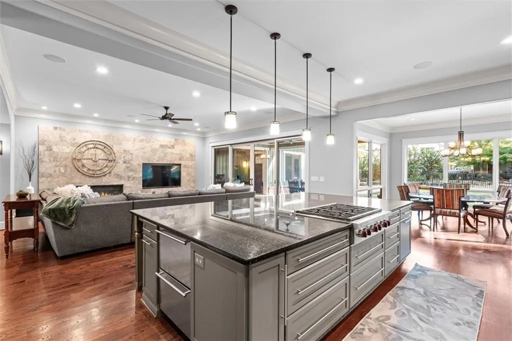 1271 Roxboro Drive Ne, Atlanta, Georgia 30324, 6 Bedrooms Bedrooms, ,5 BathroomsBathrooms,Residential,For Sale,1271 Roxboro Drive Ne,7660864