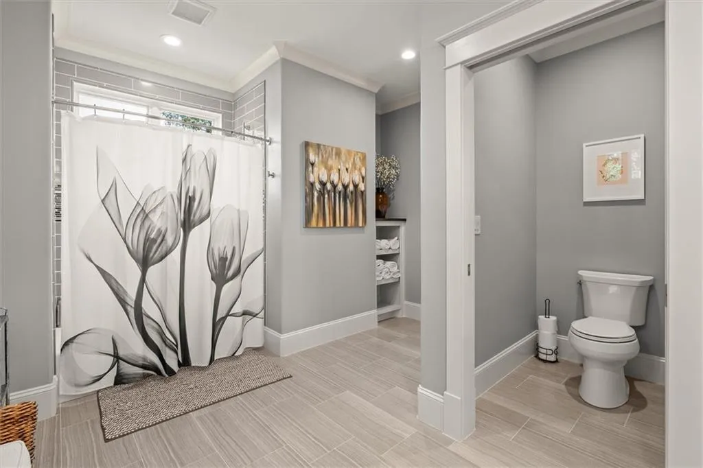 1271 Roxboro Drive Ne, Atlanta, Georgia 30324, 6 Bedrooms Bedrooms, ,5 BathroomsBathrooms,Residential,For Sale,1271 Roxboro Drive Ne,7660864