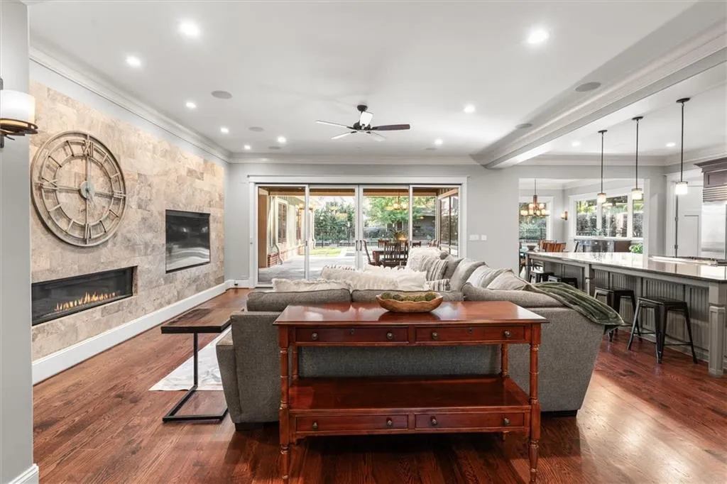 1271 Roxboro Drive Ne, Atlanta, Georgia 30324, 6 Bedrooms Bedrooms, ,5 BathroomsBathrooms,Residential,For Sale,1271 Roxboro Drive Ne,7660864