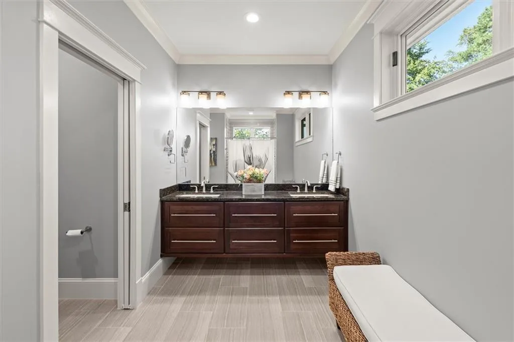 1271 Roxboro Drive Ne, Atlanta, Georgia 30324, 6 Bedrooms Bedrooms, ,5 BathroomsBathrooms,Residential,For Sale,1271 Roxboro Drive Ne,7660864