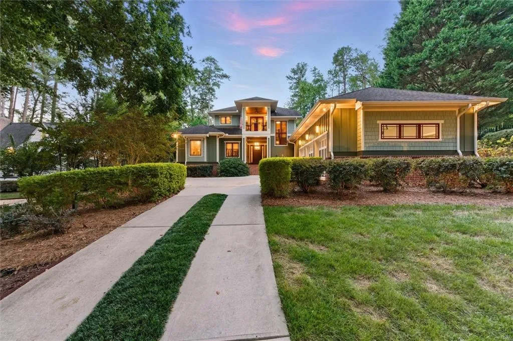 1271 Roxboro Drive Ne, Atlanta, Georgia 30324, 6 Bedrooms Bedrooms, ,5 BathroomsBathrooms,Residential,For Sale,1271 Roxboro Drive Ne,7660864