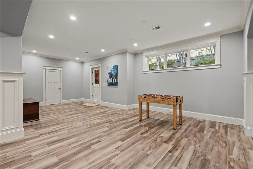 1271 Roxboro Drive Ne, Atlanta, Georgia 30324, 6 Bedrooms Bedrooms, ,5 BathroomsBathrooms,Residential,For Sale,1271 Roxboro Drive Ne,7660864