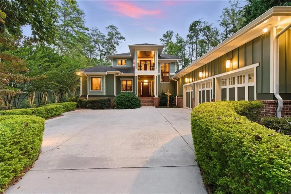1271 Roxboro Drive Ne, Atlanta, Georgia 30324, 6 Bedrooms Bedrooms, ,5 BathroomsBathrooms,Residential,For Sale,1271 Roxboro Drive Ne,7660864