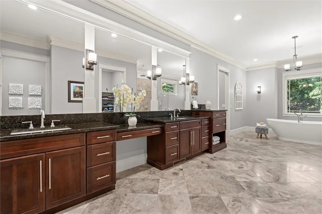 1271 Roxboro Drive Ne, Atlanta, Georgia 30324, 6 Bedrooms Bedrooms, ,5 BathroomsBathrooms,Residential,For Sale,1271 Roxboro Drive Ne,7660864