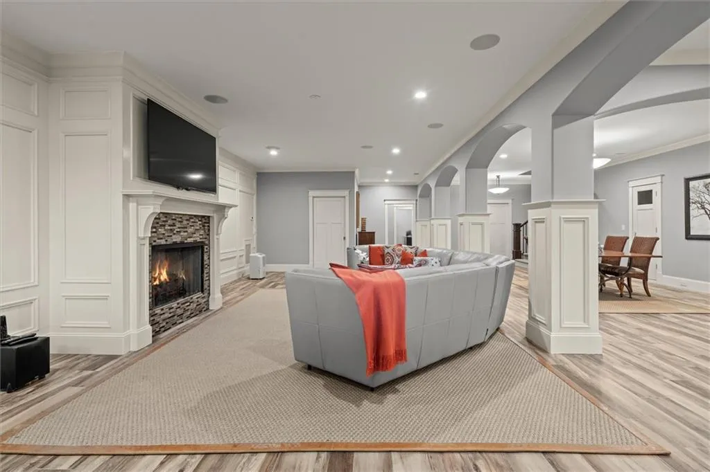 1271 Roxboro Drive Ne, Atlanta, Georgia 30324, 6 Bedrooms Bedrooms, ,5 BathroomsBathrooms,Residential,For Sale,1271 Roxboro Drive Ne,7660864