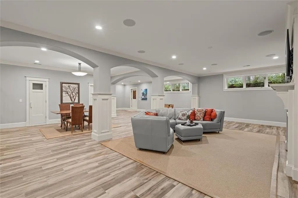 1271 Roxboro Drive Ne, Atlanta, Georgia 30324, 6 Bedrooms Bedrooms, ,5 BathroomsBathrooms,Residential,For Sale,1271 Roxboro Drive Ne,7660864