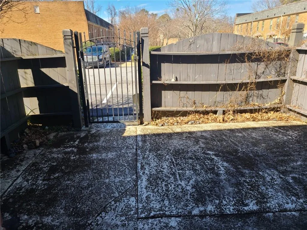 175 N River Drive Unit H, Sandy Springs, Georgia 30350, 2 Bedrooms Bedrooms, ,2 BathroomsBathrooms,Residential,Sold,175 N River Drive Unit H,7146141