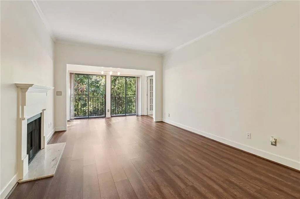 3071 Lenox Road Ne Unit 8, Atlanta, Georgia 30324, 2 Bedrooms Bedrooms, ,2 BathroomsBathrooms,Residential,For Sale,3071 Lenox Road Ne Unit 8,7675120