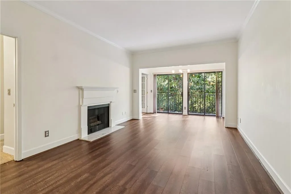 3071 Lenox Road Ne Unit 8, Atlanta, Georgia 30324, 2 Bedrooms Bedrooms, ,2 BathroomsBathrooms,Residential,For Sale,3071 Lenox Road Ne Unit 8,7675120