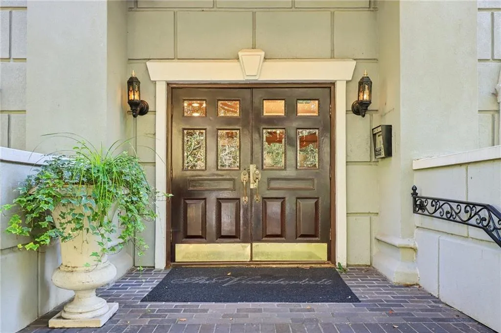 3071 Lenox Road Ne Unit 8, Atlanta, Georgia 30324, 2 Bedrooms Bedrooms, ,2 BathroomsBathrooms,Residential,For Sale,3071 Lenox Road Ne Unit 8,7675120