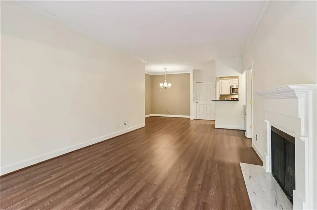 3071 Lenox Road Ne Unit 8, Atlanta, Georgia 30324, 2 Bedrooms Bedrooms, ,2 BathroomsBathrooms,Residential,For Sale,3071 Lenox Road Ne Unit 8,7675120