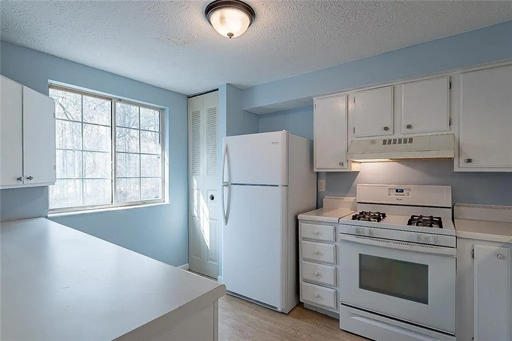 8871 Roberts, Atlanta, Georgia 30350, 2 Bedrooms Bedrooms, ,3 BathroomsBathrooms,Residential,Sold,8871 Roberts,6976191