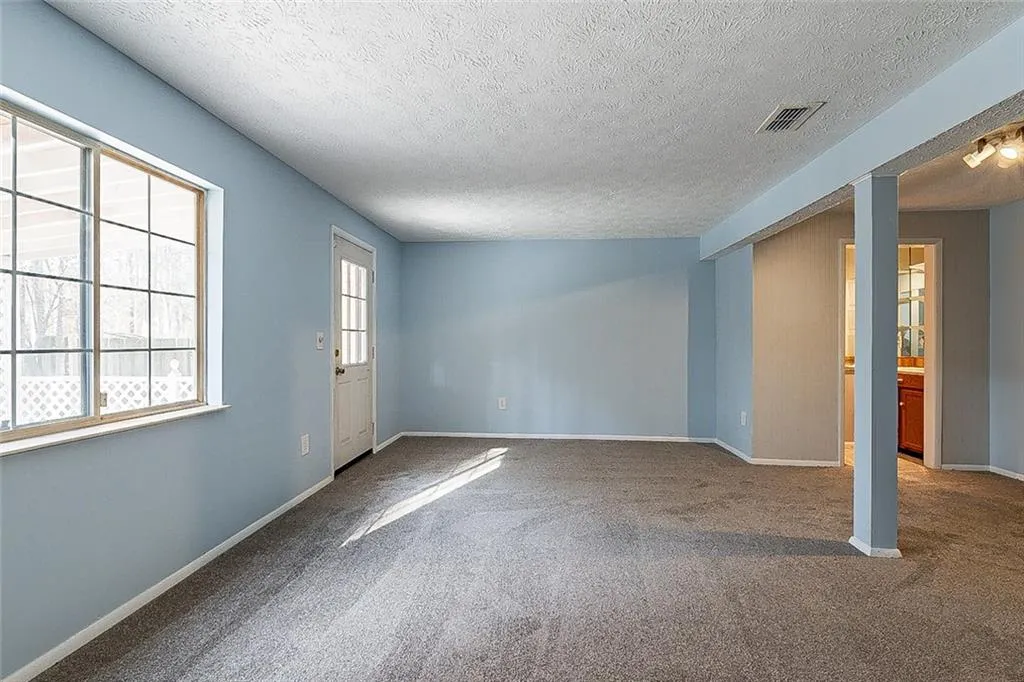 8871 Roberts, Atlanta, Georgia 30350, 2 Bedrooms Bedrooms, ,3 BathroomsBathrooms,Residential,Sold,8871 Roberts,6976191