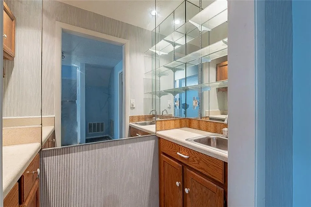 8871 Roberts, Atlanta, Georgia 30350, 2 Bedrooms Bedrooms, ,3 BathroomsBathrooms,Residential,Sold,8871 Roberts,6976191