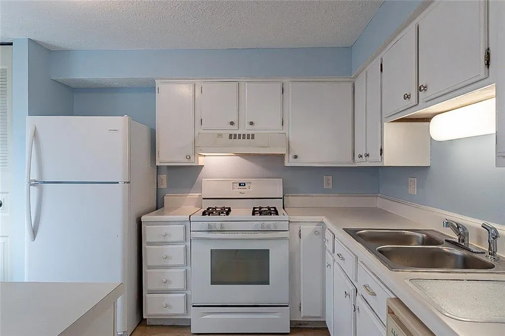 8871 Roberts, Atlanta, Georgia 30350, 2 Bedrooms Bedrooms, ,3 BathroomsBathrooms,Residential,Sold,8871 Roberts,6976191