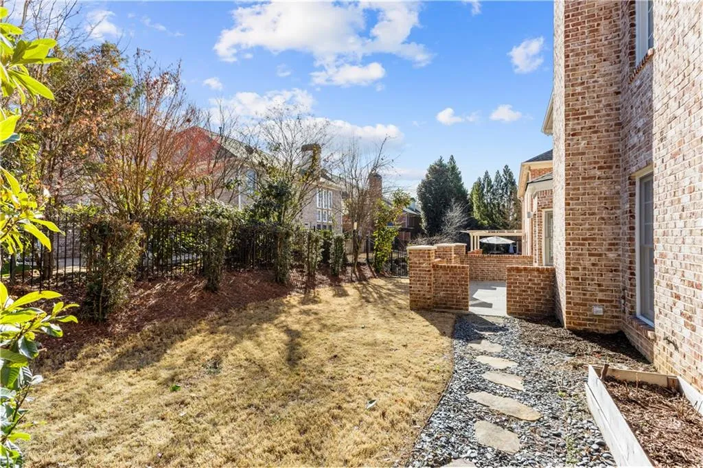 285 Wembley Circle, Atlanta, Georgia 30328, 4 Bedrooms Bedrooms, ,3 BathroomsBathrooms,Residential,Sold,285 Wembley Circle,7710258