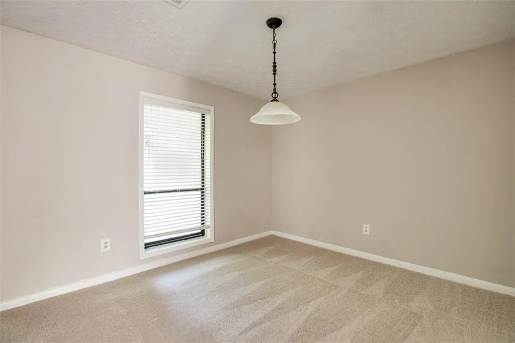 8740 Roswell Road Unit 10h, Sandy Springs, Georgia 30350, 2 Bedrooms Bedrooms, ,2 BathroomsBathrooms,Residential,Sold,8740 Roswell Road Unit 10h,5908079