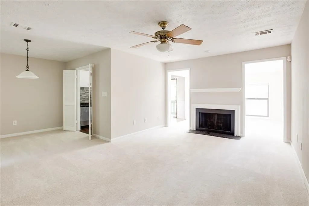 8740 Roswell Road Unit 10h, Sandy Springs, Georgia 30350, 2 Bedrooms Bedrooms, ,2 BathroomsBathrooms,Residential,Sold,8740 Roswell Road Unit 10h,5908079