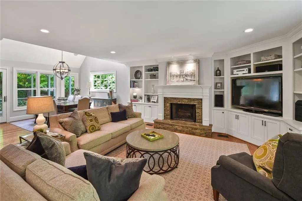 1270 Old Woodbine Road, Sandy Springs, Georgia 30319, 4 Bedrooms Bedrooms, ,3 BathroomsBathrooms,Residential,Sold,1270 Old Woodbine Road,6875903
