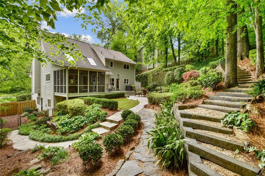 1270 Old Woodbine Road, Sandy Springs, Georgia 30319, 4 Bedrooms Bedrooms, ,3 BathroomsBathrooms,Residential,Sold,1270 Old Woodbine Road,6875903