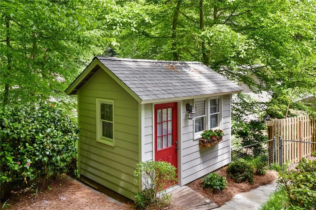 1270 Old Woodbine Road, Sandy Springs, Georgia 30319, 4 Bedrooms Bedrooms, ,3 BathroomsBathrooms,Residential,Sold,1270 Old Woodbine Road,6875903