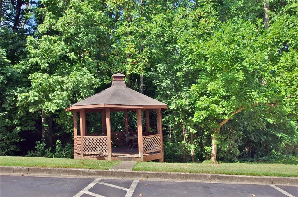 1510 Huntingdon Chase, Sandy Springs, Georgia 30350, 1 Bedroom Bedrooms, ,1 BathroomBathrooms,Residential,Sold,1510 Huntingdon Chase,6609011